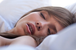 Ротовое дыхание во время сна - причина больного горла