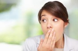 Неприятный запах изо рта - симптом тонзиллита